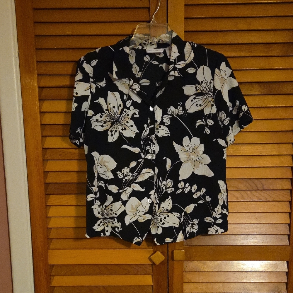 Alfred Dunner Black and White Floral Blouse